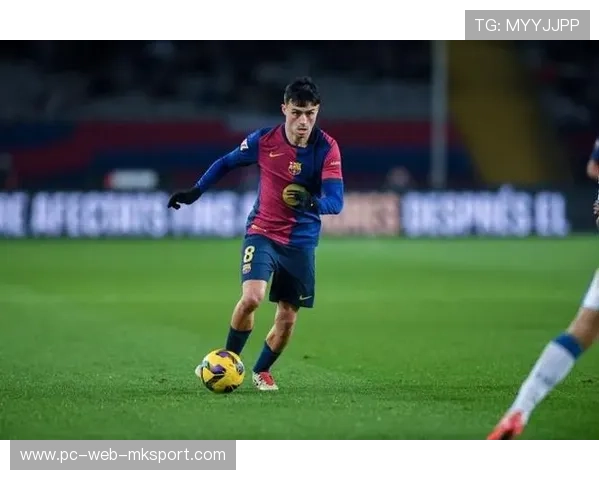 西甲巴萨外线拉开创造空档,锋线把握机会——战术升级带来的新机遇 西甲巴萨外线拉开创造空档,锋线把握机会——战术升级带来的新机遇