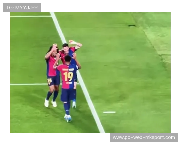 巴萨莱万快速插上头球破门续写高光时刻 巴萨莱万快速插上头球破门续写高光时刻