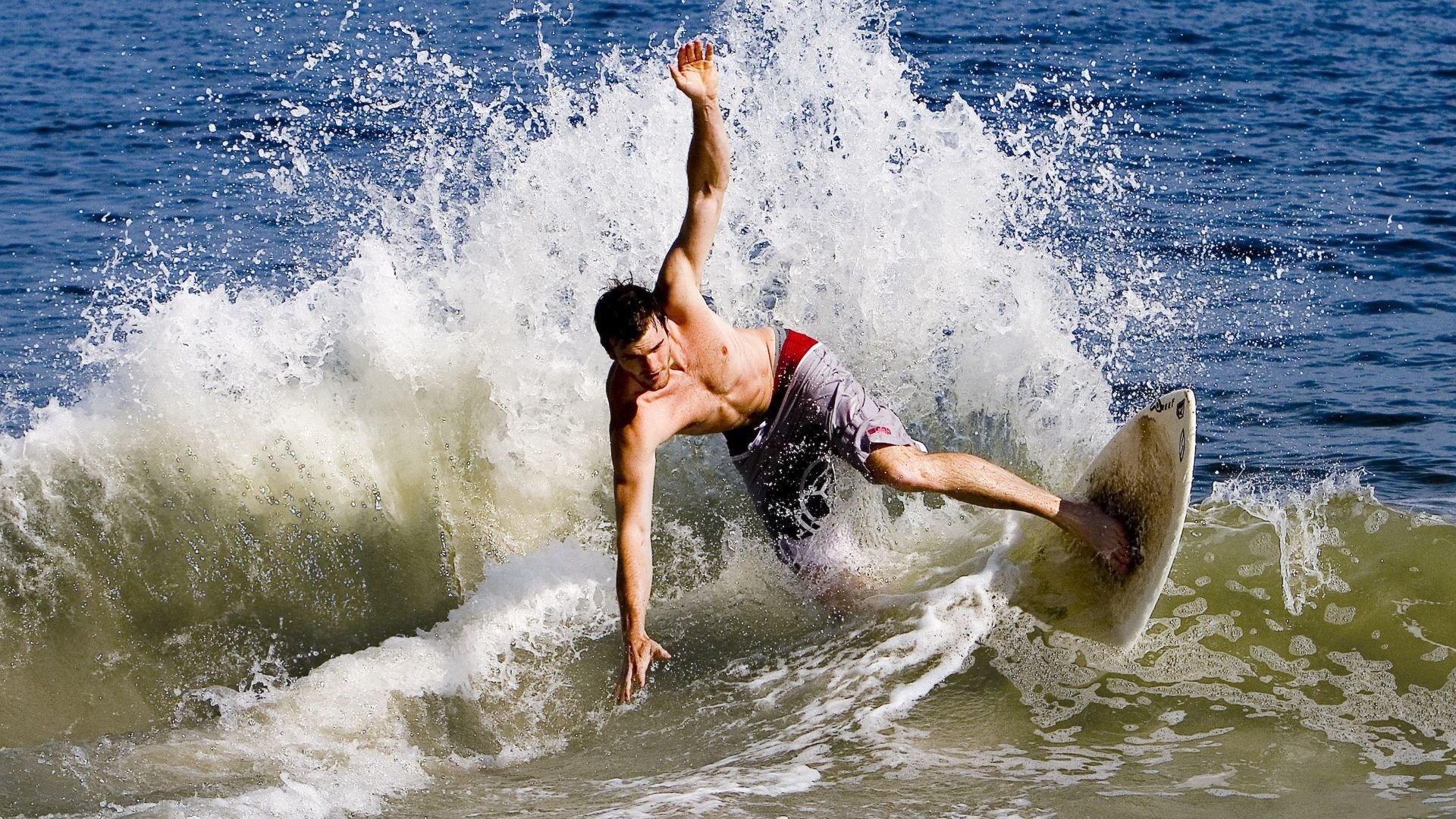 欧洲冠军联赛:八强逐鹿,谁能挺进四强?,欧洲冠军联赛简介